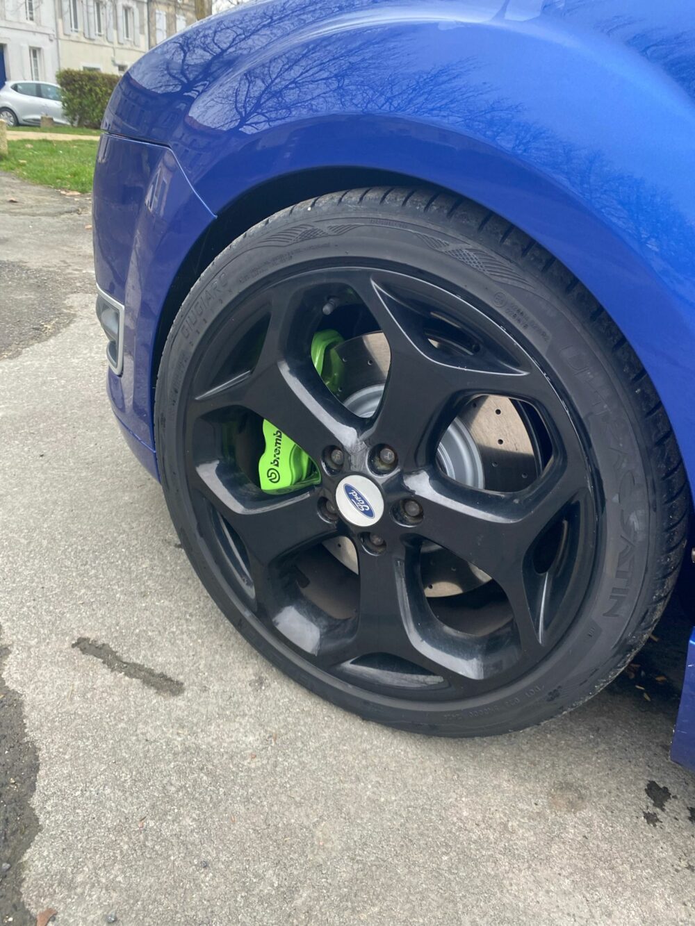Pack adaptateurs étriers YBT Ford Focus ST MK2 MK3 + durites renforcés aviations sur mesure étriers Brembo 4 pistons – Image 4