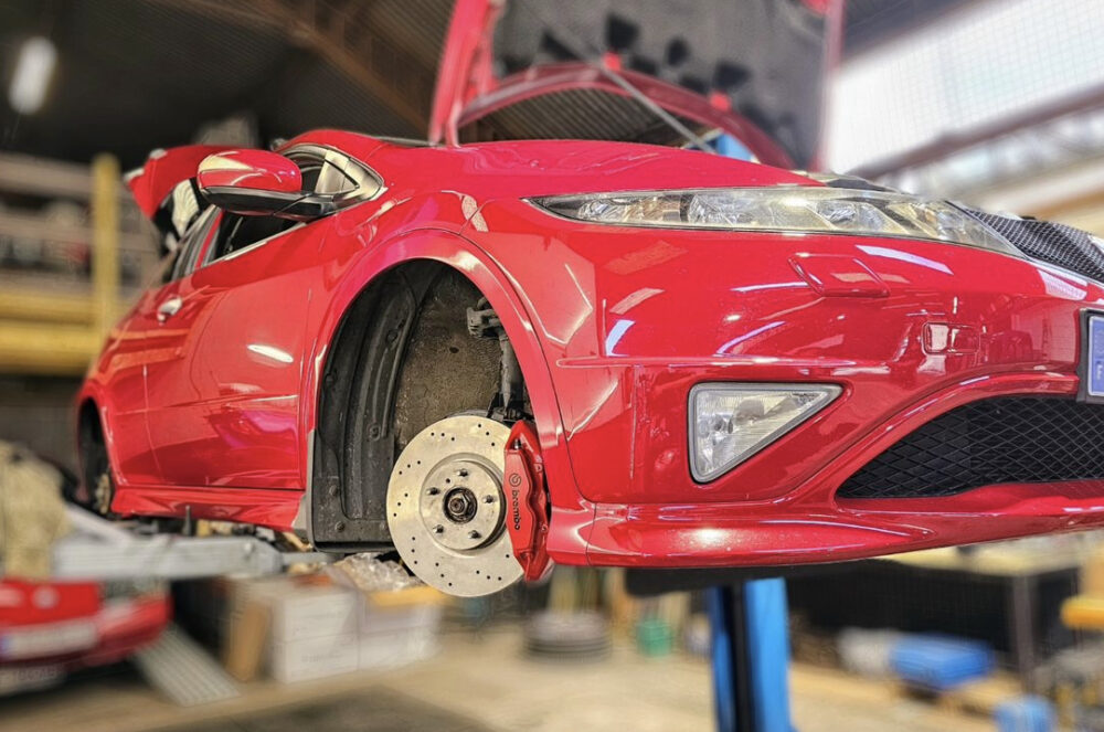 Pack adaptateurs YBT Honda Civic Type R EP3 FN2 + durites renforcés aviations sur mesure étriers Brembo 4 pistons – Image 4