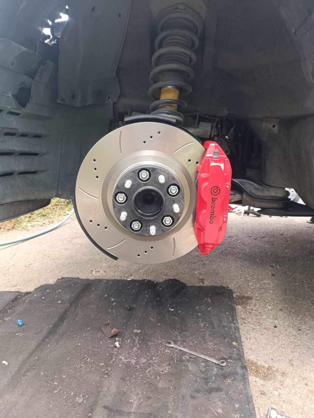 Pack adaptateurs étriers YBT Mazda MX5 + durites sur mesure étriers Brembo 4 pistons – Image 4